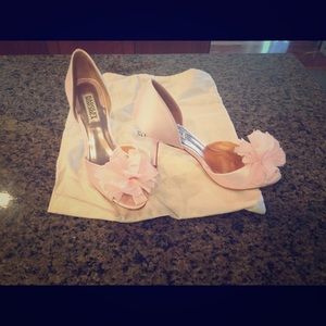 Badgley Mischka pink satin shoes